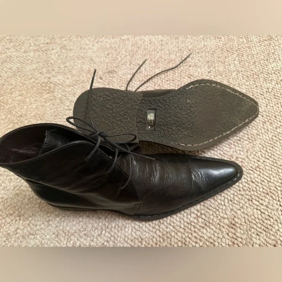 Kenneth Cole New York Italy 7.5 Black Soft Leather Lace Up Ankle Boots - Picture 8 of 10